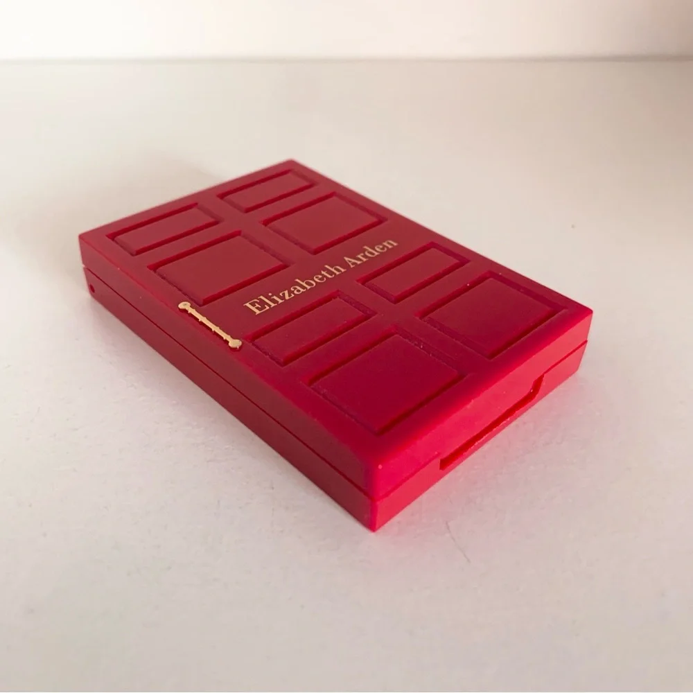NWOT Elizabeth Arden red door eyeshadow palette special edition